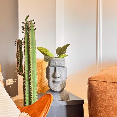 Apartment 01 Bedroom In Mitte-up To 5 People-private Free Parking *