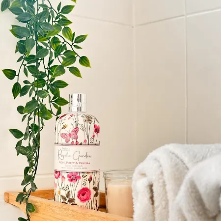 01 Bedroom In Mitte-up To 5 People-private Free Parking