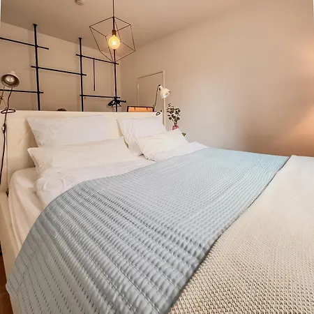 01 Bedroom In Mitte-up To 5 People-private Free Parking דירה ברלין