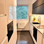 01 Bedroom In Mitte-up To 5 People-private Free Parking Daire Berlin