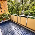 01 Bedroom In Mitte-up To 5 People-private Free Parking *