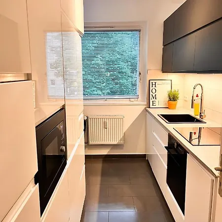 01 Bedroom In Mitte-up To 5 People-private Free Parking Appartamento Berlino