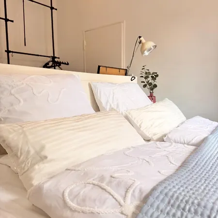 01 Bedroom In Mitte-up To 5 People-private Free Parking Berlino