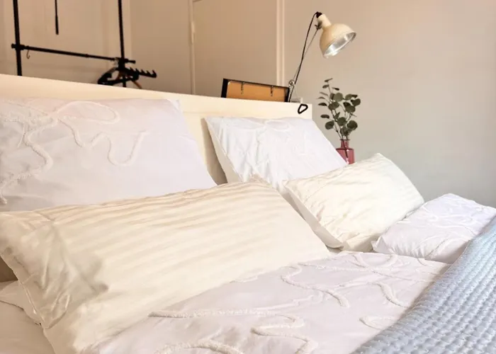 01 Bedroom In Mitte-up To 5 People-private Free Parking Berlijn